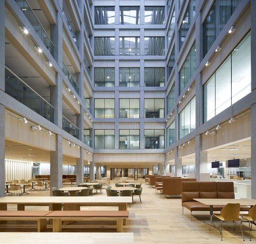 Oslo'da Demokrasi ve Yeniden Doğuş: Hükümet Binası'nın Dönüşümü