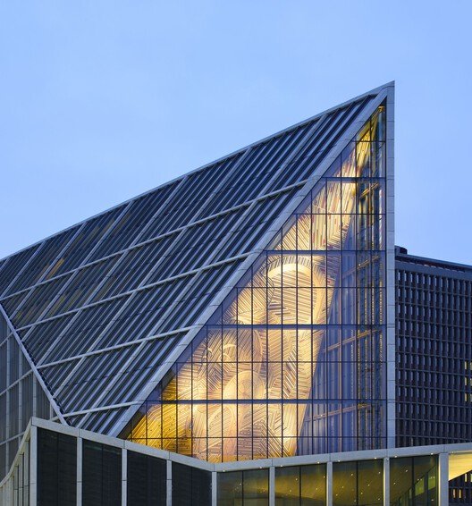 Oslo'da Demokrasi ve Yeniden Doğuş: Hükümet Binası'nın Dönüşümü