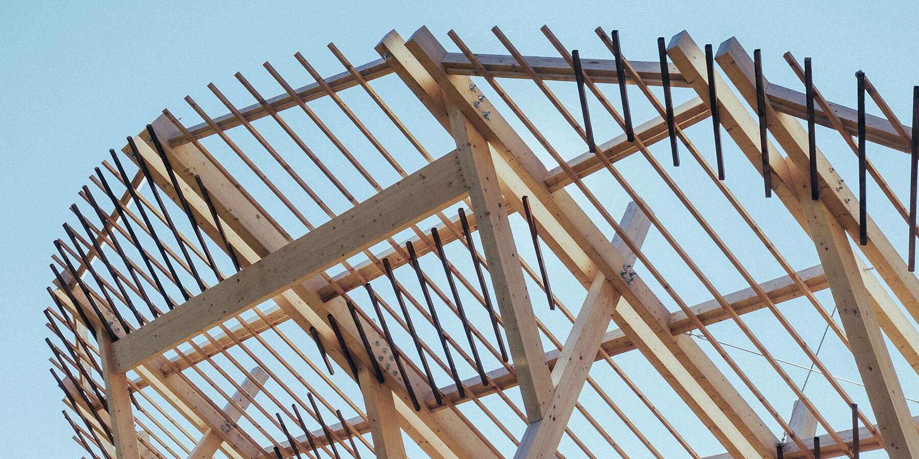 Palcosole: Gün Batımını Yakalayan Tersine Çevrilebilir Ahşap Sahne