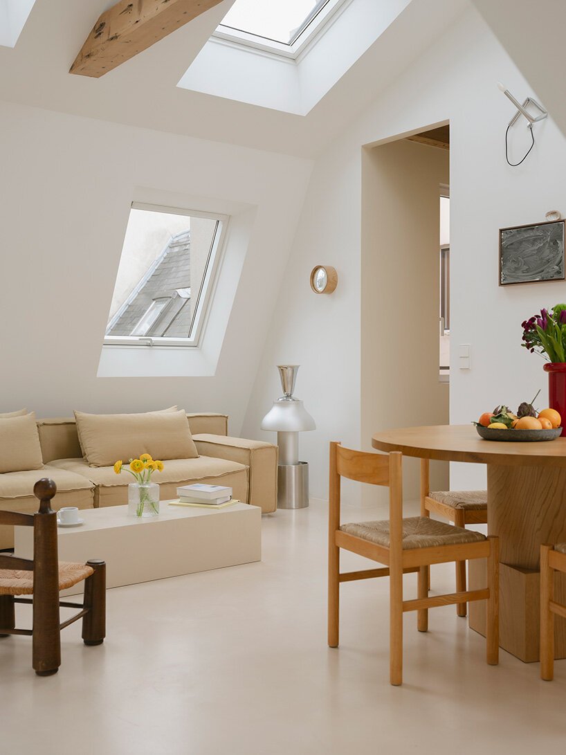 Paris'in Çatıları Uyanıyor: Küçük Odalardan 55m² Modern Destan