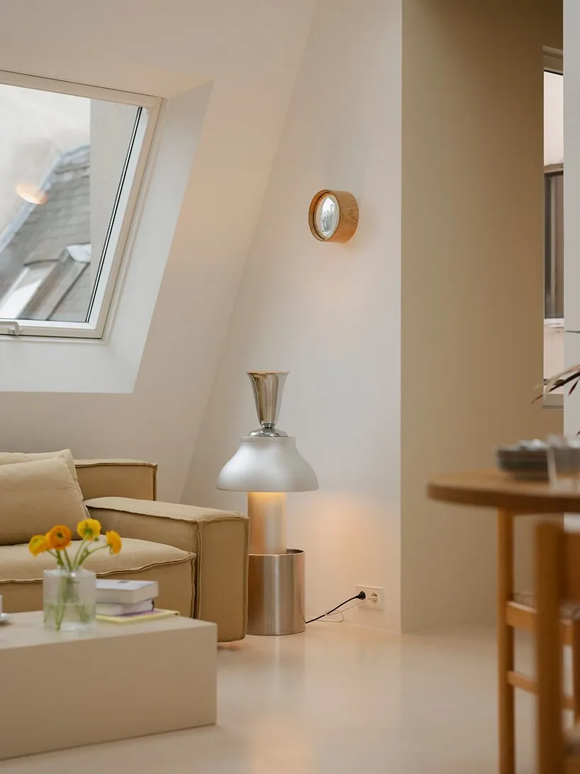 Paris'in Çatıları Uyanıyor: Küçük Odalardan 55m² Modern Destan