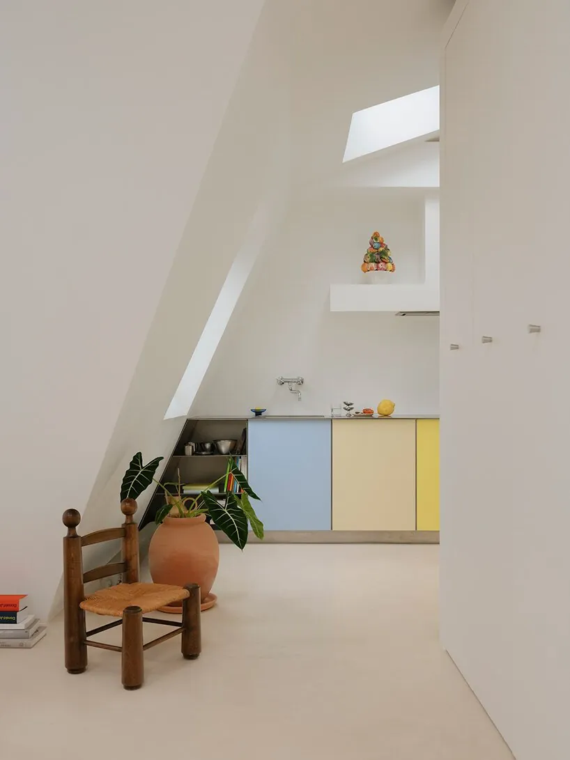 Paris’in Çatı Katları Yeniden Canlanıyor: 55m²’lik Rüyaya Dönüşüm