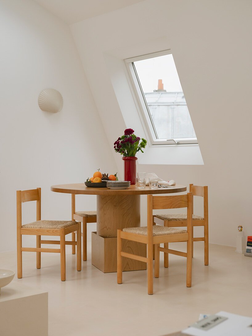 Paris'in Çatıları Uyanıyor: Küçük Odalardan 55m² Modern Destan