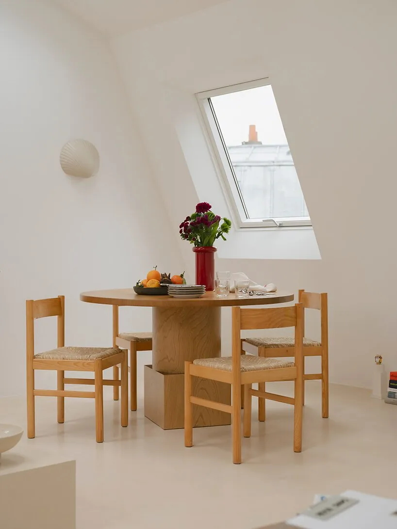 Paris'in Çatıları Uyanıyor: Küçük Odalardan 55m² Modern Destan