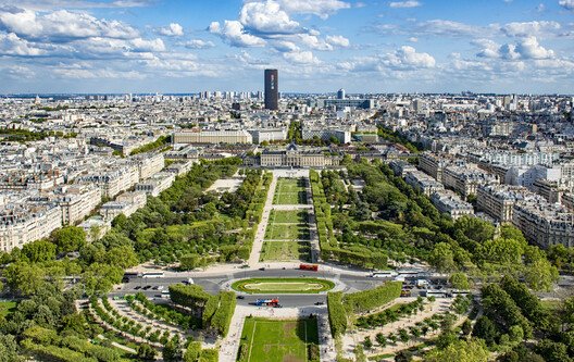 Paris'in Tartışmalı Simgesi Montparnasse Kulesi Yeniden Doğuyor