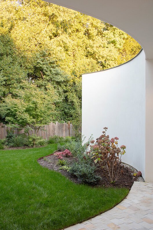 Patrick Arotcharen'in Bouscat Villası: Doğayla İç İçe Çağdaş Tasarım