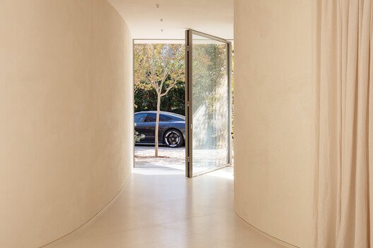 Patrick Arotcharen'in Bouscat Villası: Doğayla İç İçe Çağdaş Tasarım