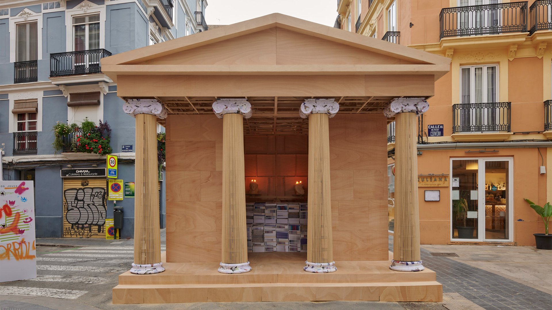 PichiAvo: Yanan Tapınakla Fallas&rsquo;ta Antik Ruh Canlanıyor