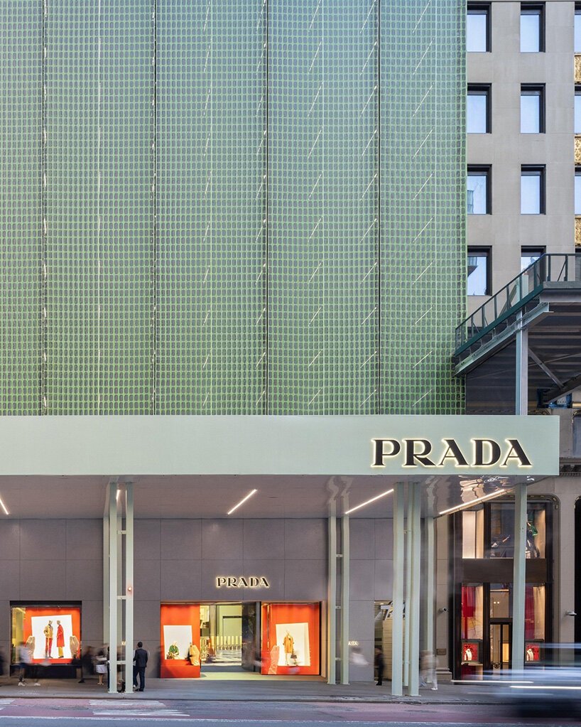 Prada NYC: İskeleyle Kentsel Estetiği Yeniden Tanımlayan Bir Cephe