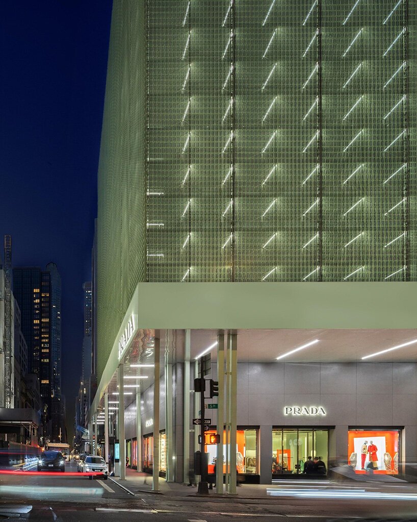 Prada NYC: İskeleyle Kentsel Estetiği Yeniden Tanımlayan Bir Cephe