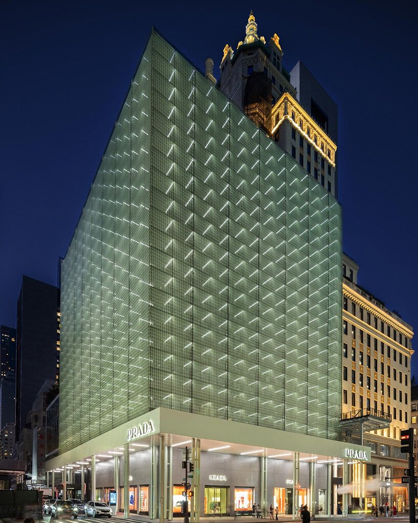 Prada NYC: İskeleyle Kentsel Estetiği Yeniden Tanımlayan Bir Cephe