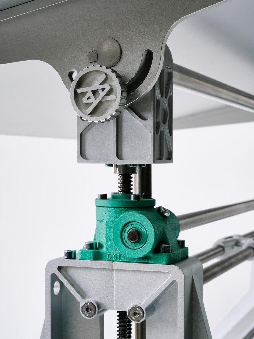 Profesyonel Sanatçının Vizyonu: Caliper’dan Özel Çizim Masası