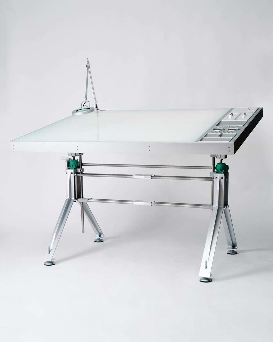 Profesyonel Sanatçının Vizyonu: Caliper’dan Özel Çizim Masası