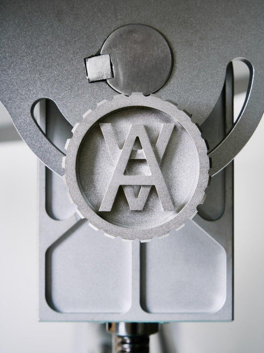 Profesyonel Sanatçının Vizyonu: Caliper’dan Özel Çizim Masası