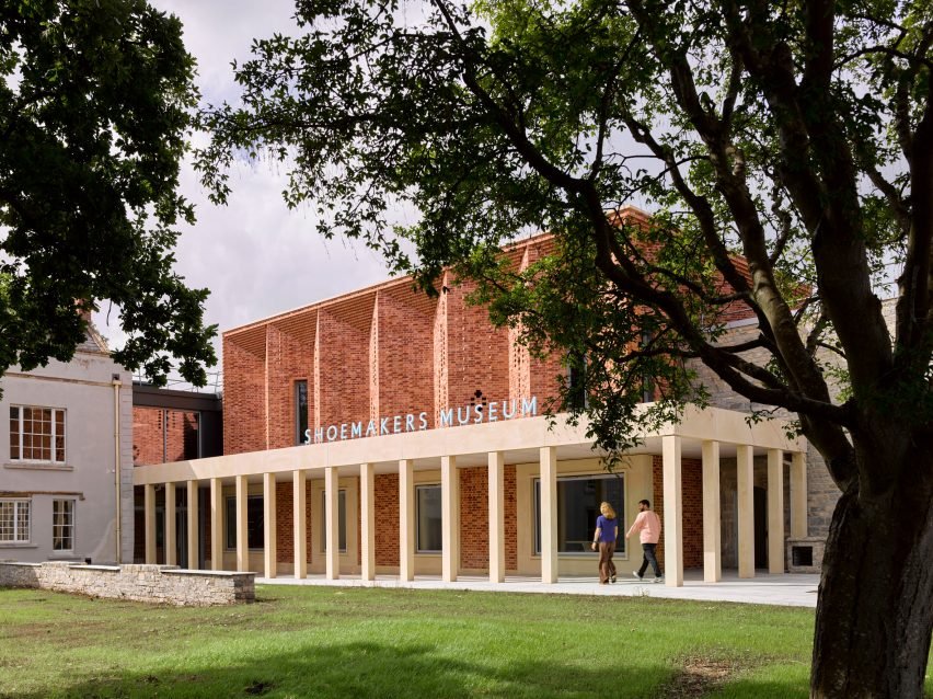 Purcell'dan Somerset'e Zikzaklı Tuğla Cepheli Ayakkabı Müzesi