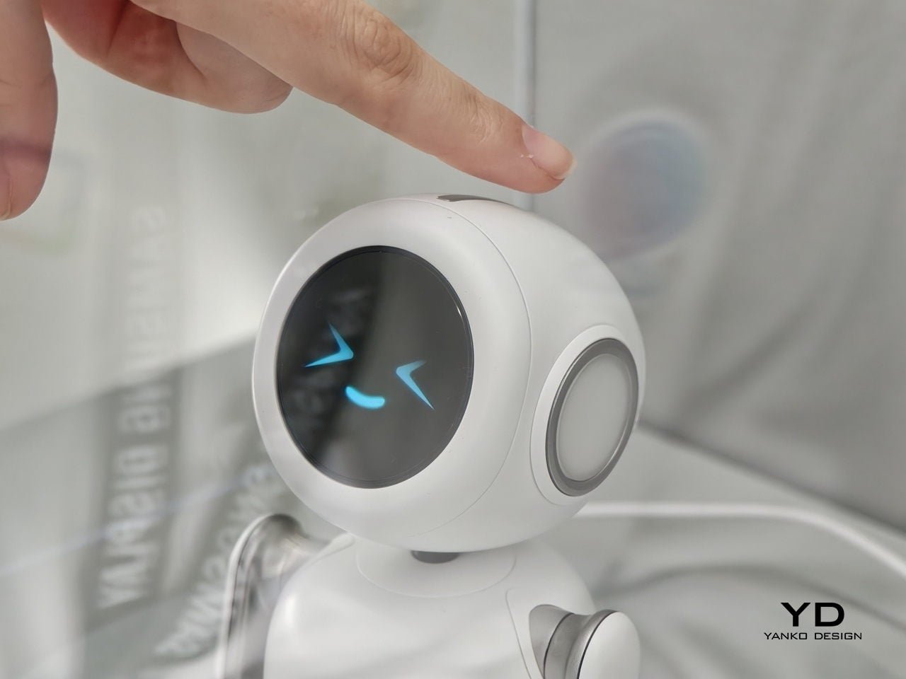 Samsung Mini PetBot: Yapay Zekanın Soğuk Yüzünü Isıtan Tasarım
