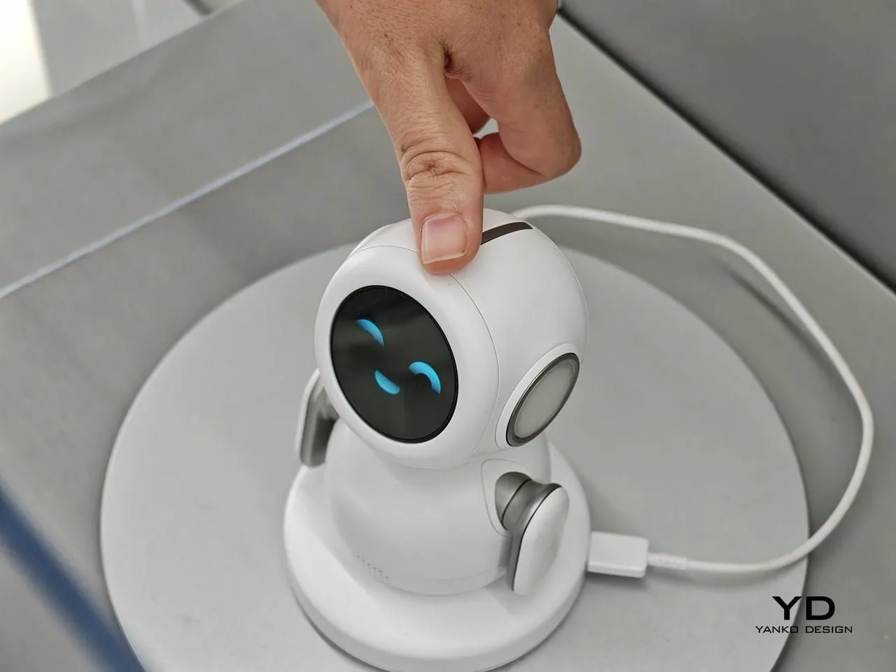 Samsung Mini PetBot: Yapay Zekanın Soğuk Yüzünü Isıtan Tasarım