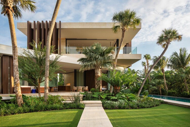 SAOTA’dan Villa Lyla: Tropik Lüksün Zirvesinde Oran ve Form Sanatı