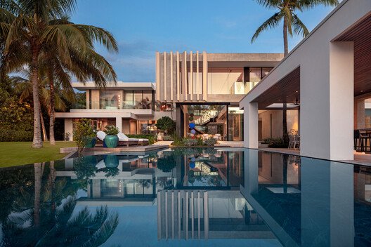 SAOTA’dan Villa Lyla: Tropik Lüksün Zirvesinde Oran ve Form Sanatı