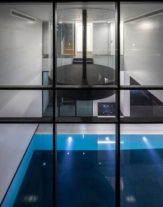 Shahrak Villa: Tanıdık Formu Yeniden Tanımlayan Bir Mimari Yaklaşım