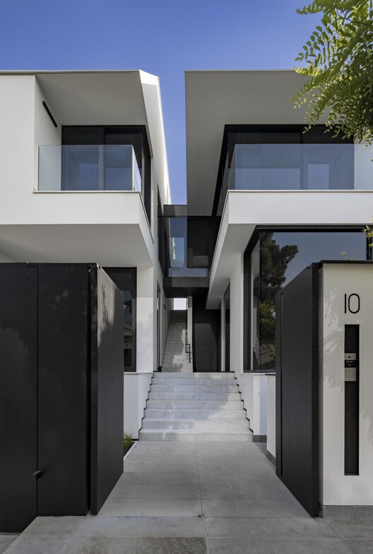 Shahrak Villa: Tanıdık Formu Yeniden Tanımlayan Bir Mimari Yaklaşım