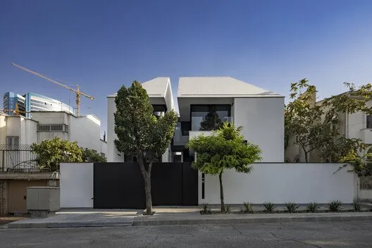 Shahrak Villa: Tanıdık Formu Yeniden Tanımlayan Bir Mimari Yaklaşım