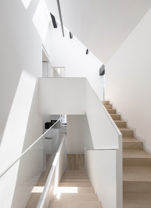 Shahrak Villa: Tanıdık Formu Yeniden Tanımlayan Bir Mimari Yaklaşım