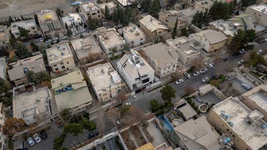 Shahrak Villa: Tanıdık Formu Yeniden Tanımlayan Bir Mimari Yaklaşım