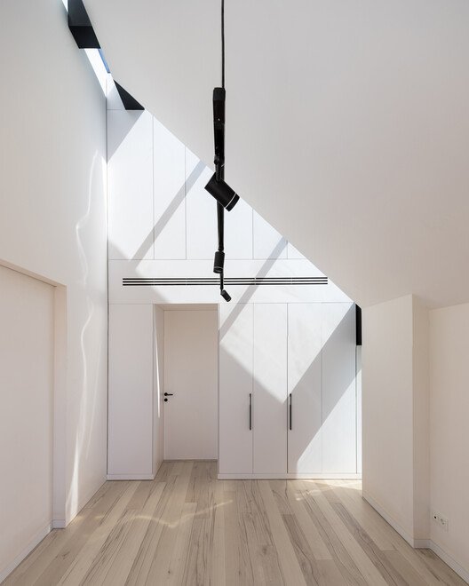 Shahrak Villa: Tanıdık Formu Yeniden Tanımlayan Bir Mimari Yaklaşım