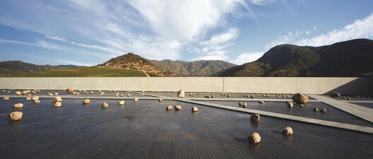 Smiljan Radić Clarke: Pritzker 2026'nın Duyusal Mimarlık Dili