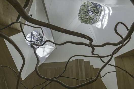 Smiljan Radić Clarke: Pritzker 2026'nın Duyusal Mimarlık Dili