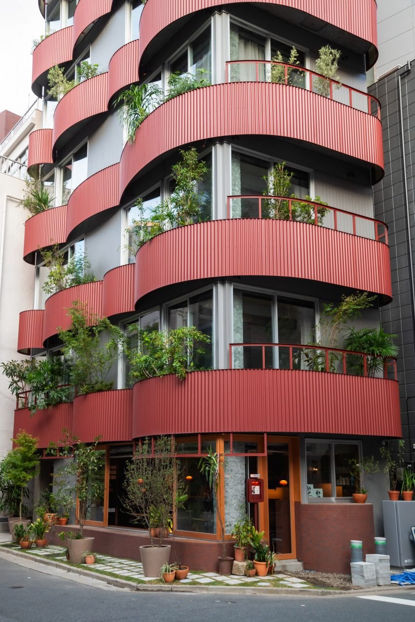 SOIL Nihonbashi: Tokyo’da Komşuluk Bağı Kuran Yeşil Cephe Tasarımı