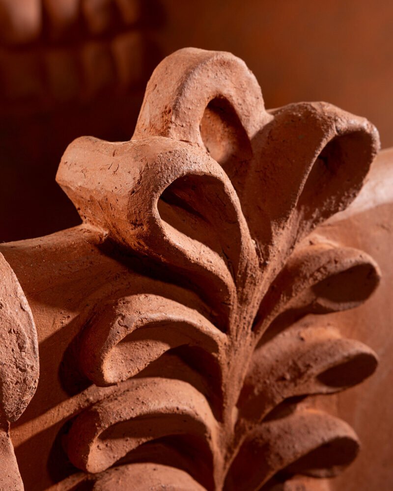 Studio LOHO & Sharon Van Overmeiren: El Yapımı Anıtsal Seramik Küvetler