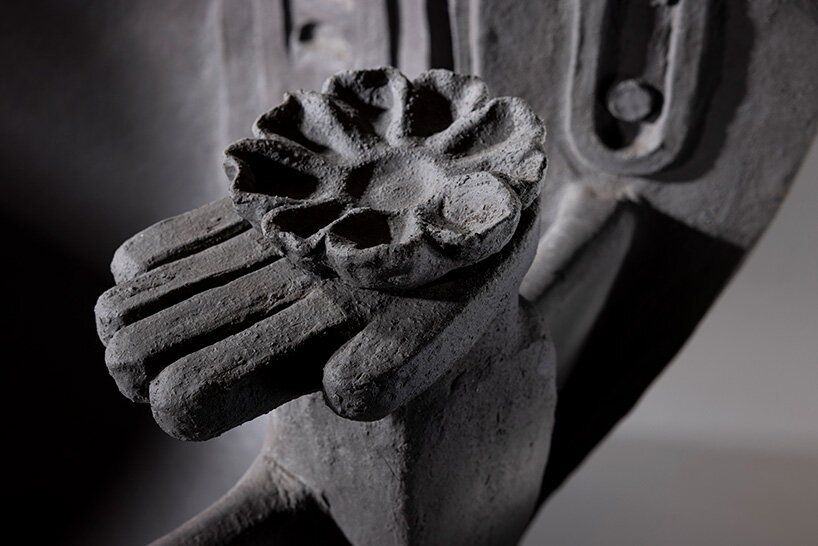 Studio LOHO & Sharon Van Overmeiren: El Yapımı Anıtsal Seramik Küvetler