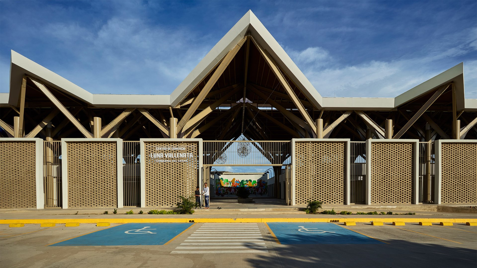 Tarq Studio: Kolombiya&rsquo;da Pazarı Sosyal Merkez Yapan Tasarım