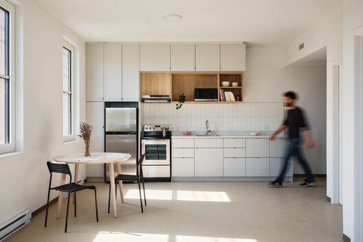 Place Tenaquip: Lachine'de Meyhaneden Onurlu Konutlara Dönüşüm