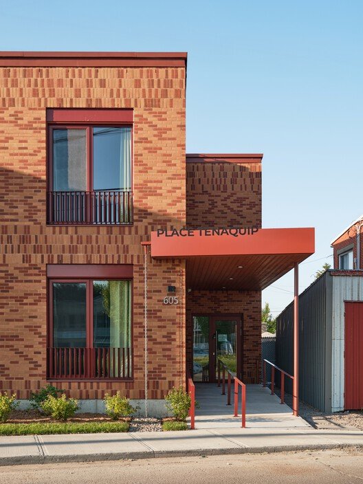 Place Tenaquip: Lachine'de Meyhaneden Onurlu Konutlara Dönüşüm