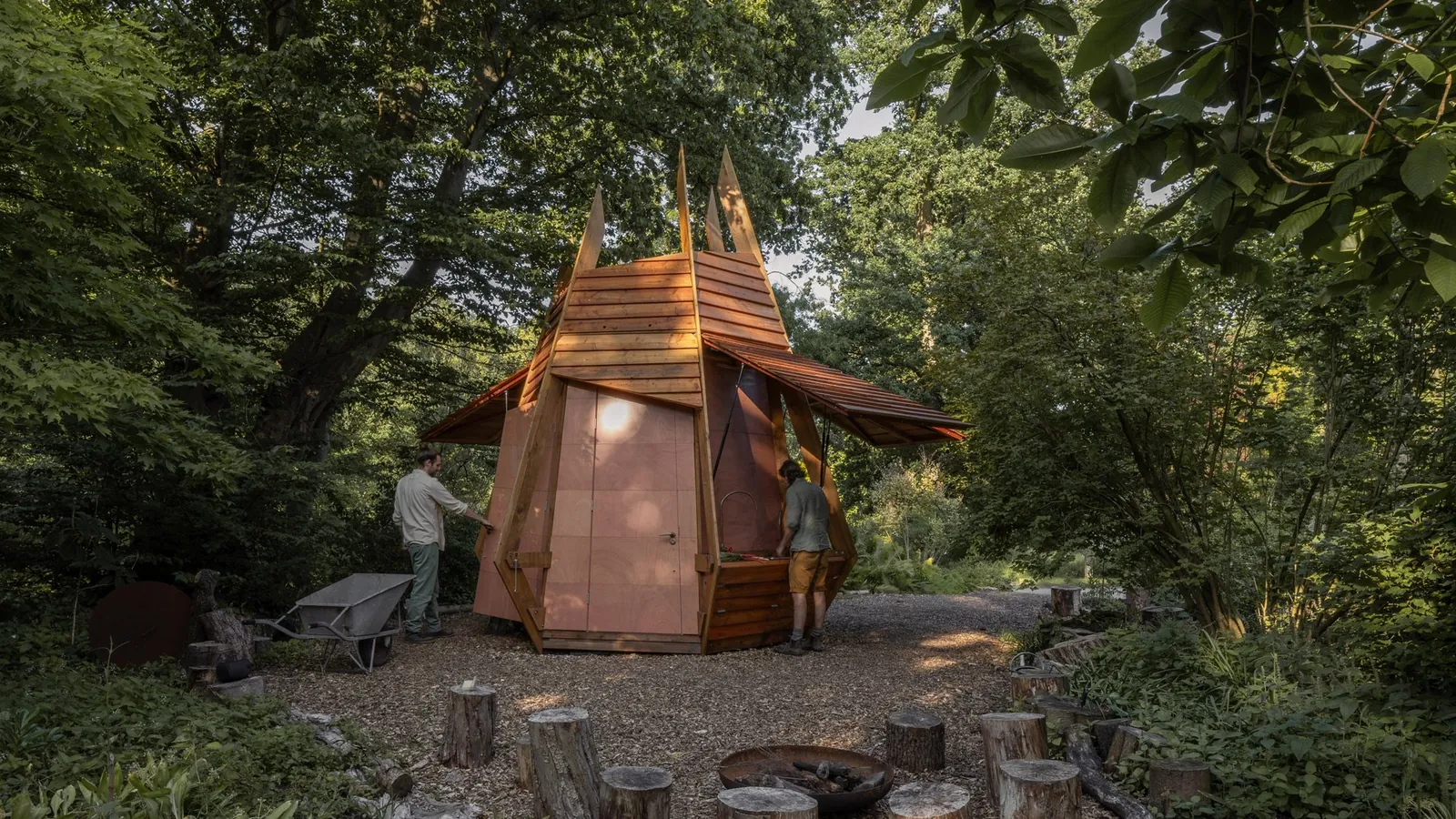 Walden Studio’dan Bolster: Tohum Kapsülü İlhamlı Orman Pavyonu