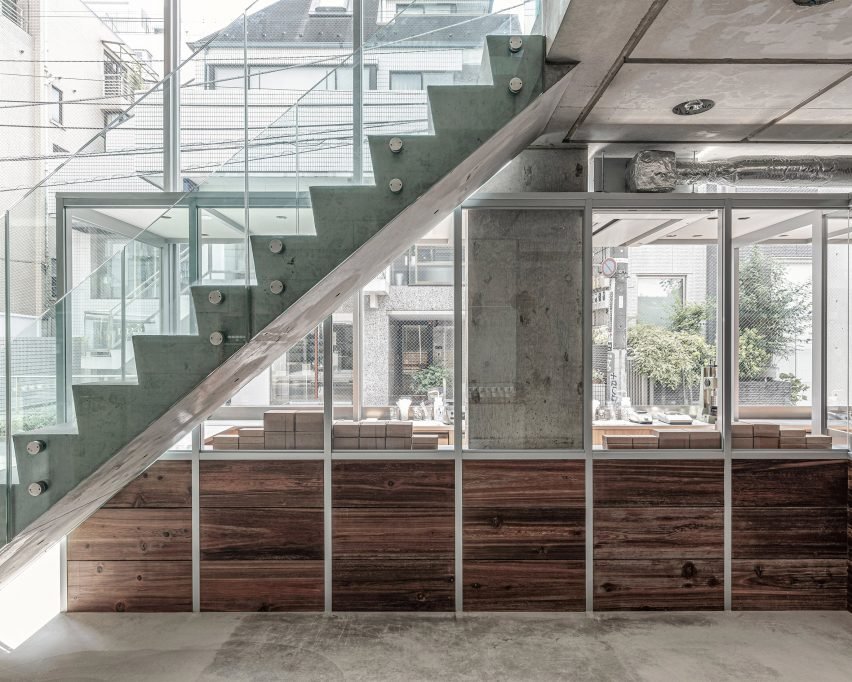 Tokyo&rsquo;nun Ruhunu Yansıtan Le Labo Mağazası: Beton ve Ahşap Dansı