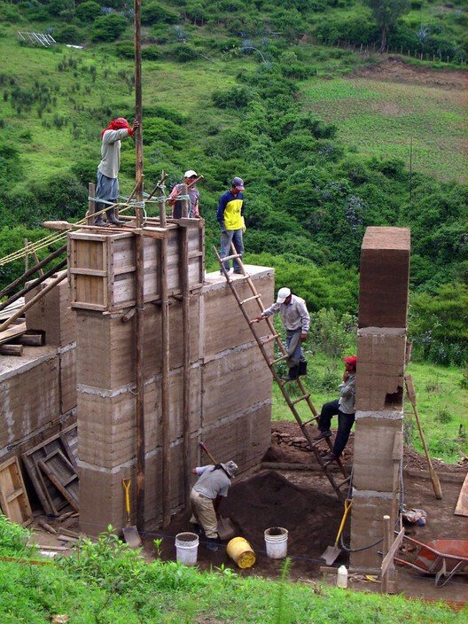 Unutulan Miras Yeniden Yükseliyor: Toprak Yapılar ve Sürdürülebilir Gelecek