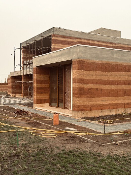 Unutulan Miras Yeniden Yükseliyor: Toprak Yapılar ve Sürdürülebilir Gelecek