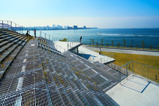 TOTTEI Yeşil Tepe: Kobe Limanı'nın Kalbinde Kentsel Dönüşüm