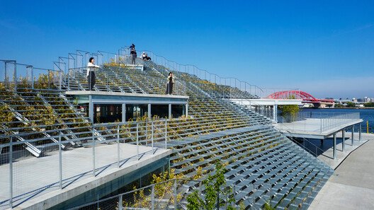 TOTTEI Yeşil Tepe: Kobe Limanı'nın Kalbinde Kentsel Dönüşüm