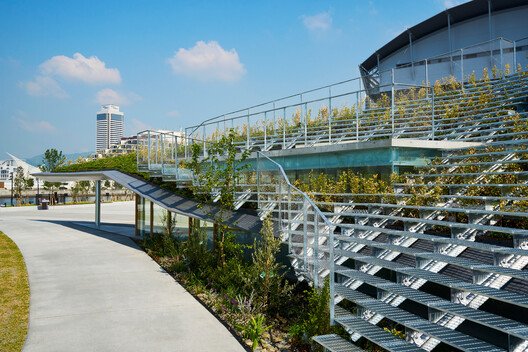 TOTTEI Yeşil Tepe: Kobe Limanı'nın Kalbinde Kentsel Dönüşüm