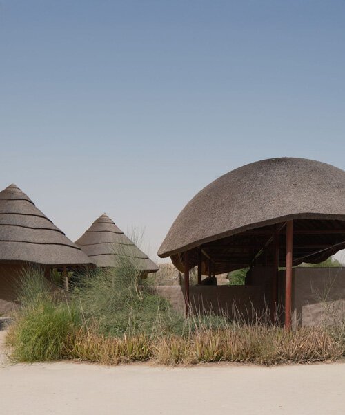 Urko Sánchez: Afrika Ruhu, BAE'de Hasır Çatılarla Yükseliyor