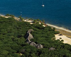 Urko Sánchez: Afrika Ruhu, BAE'de Hasır Çatılarla Yükseliyor