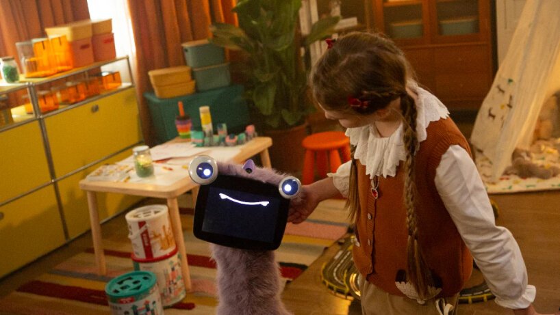 Uzatılabilir Boyunlu OlloNi: Evlere Duygusal Bir Siber Dost Geliyor