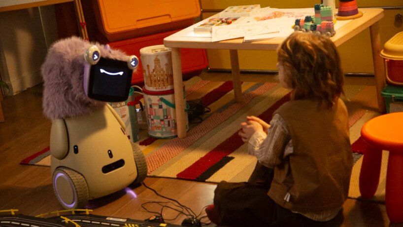 Uzatılabilir Boyunlu OlloNi: Evlere Duygusal Bir Siber Dost Geliyor