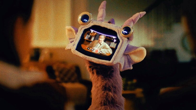 Uzatılabilir Boyunlu OlloNi: Evlere Duygusal Bir Siber Dost Geliyor