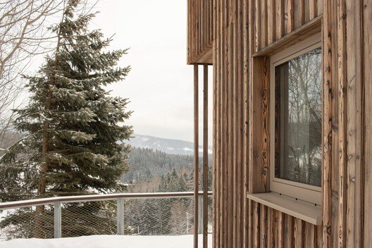 Vadi Üstü Kulübe: Mirasın ve Doğanın Kalbinde Üç Nesil Mimarlık